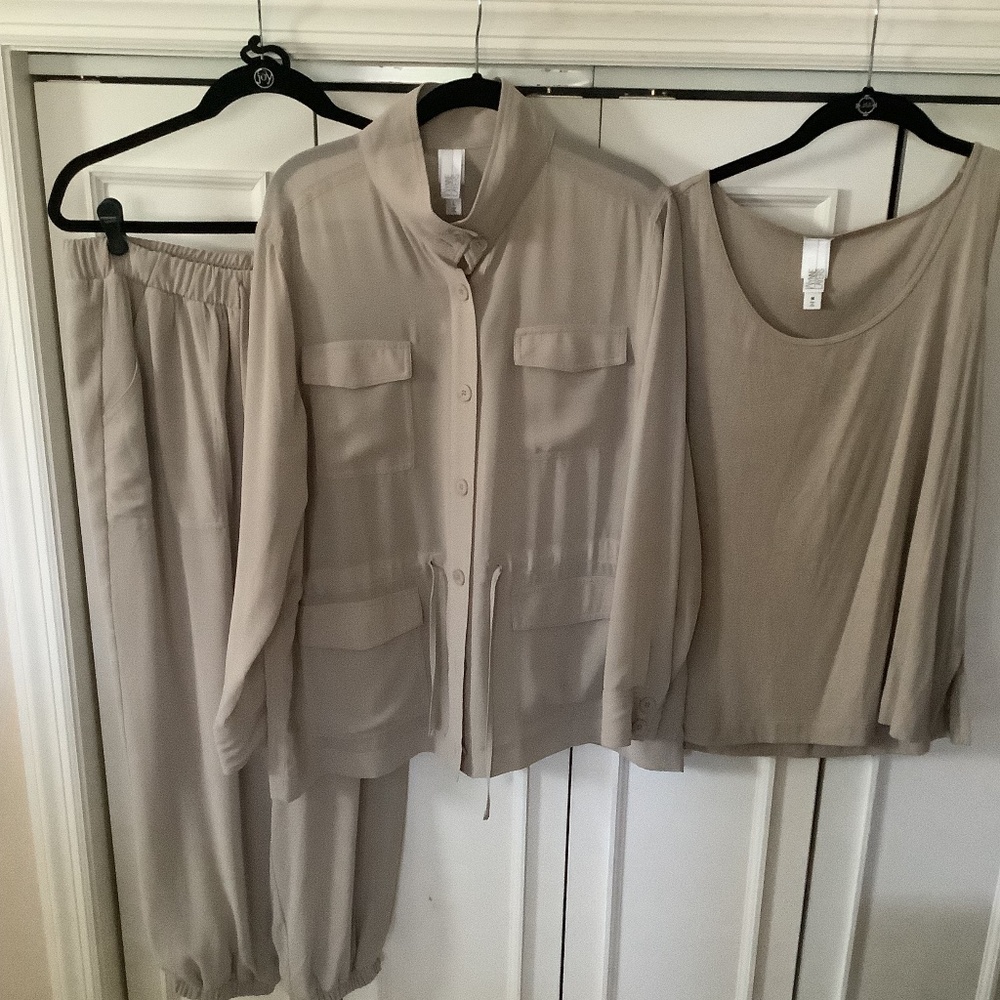 Brand New 3 piece Marla Wynn cropped joggers,safari jacket,tank set